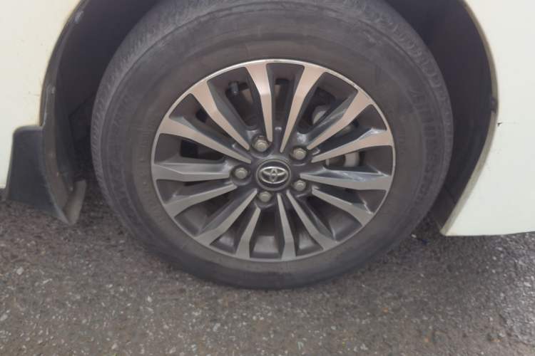 Used Toyota Corolla 2018 1.2T S-CVT GL Smart Enjoyment Version Right Front Wheel Hub