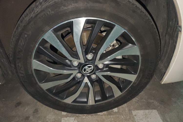 Used Toyota Corolla 2018 Dual-Engine 1.8L E-CVT Smart Edition Right Front Wheel Hub