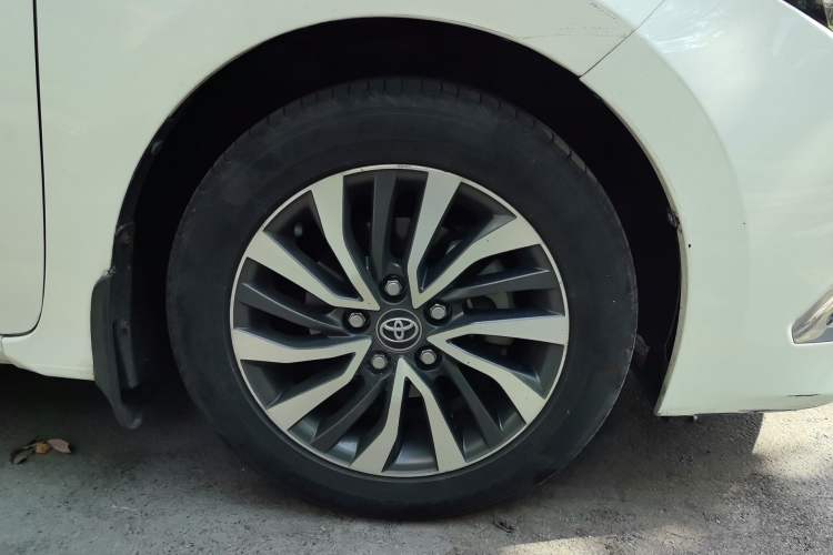 Used Toyota Corolla 2018 Dual-Engine 1.8L E-CVT Smart Edition Right Front Wheel Hub
