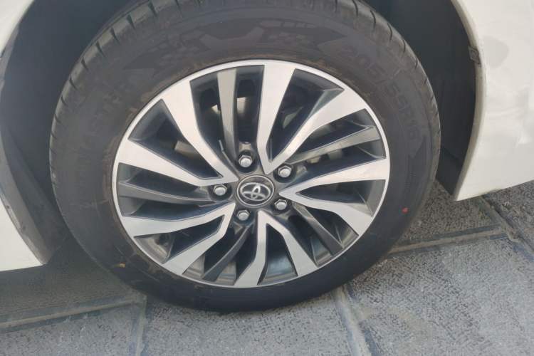 Used Toyota Corolla 2018 Dual-Engine 1.8L E-CVT Smart Edition Right Front Wheel Hub