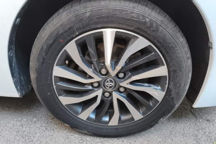 Used Toyota Corolla 2018 Dual-Engine 1.8L E-CVT Smart Edition Right Front Wheel Hub