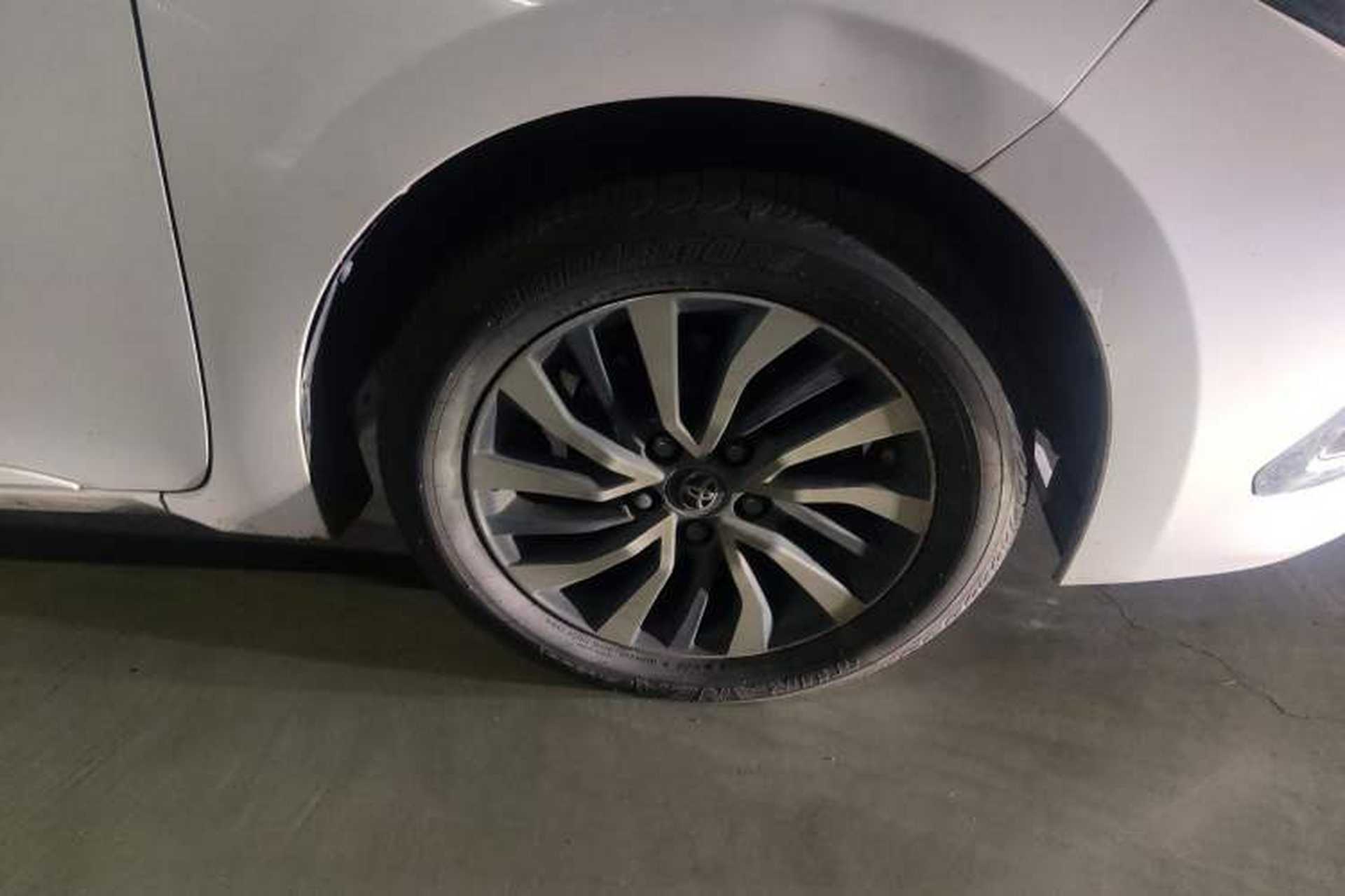 Used Toyota Corolla 2018 Dual-Engine 1.8L E-CVT Smart Edition Right Front Wheel Hub