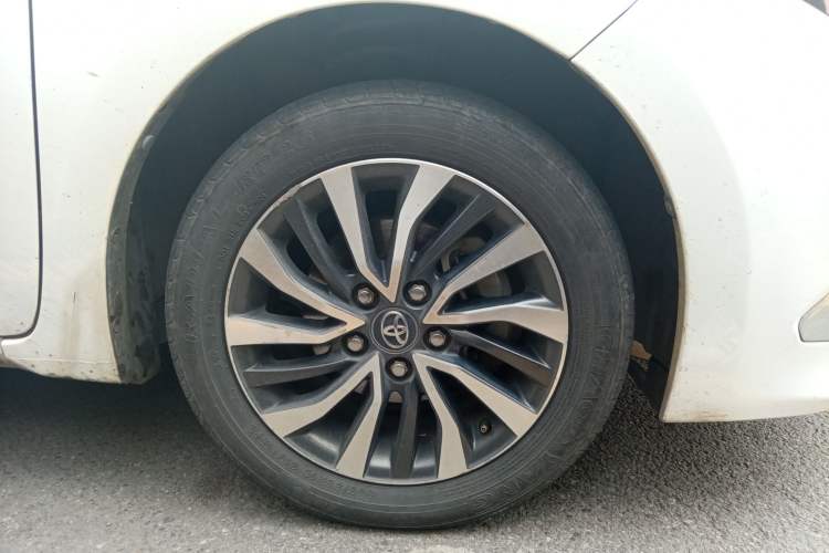 Used Toyota Corolla 2018 Dual-Engine 1.8L E-CVT Smart Edition Right Front Wheel Hub