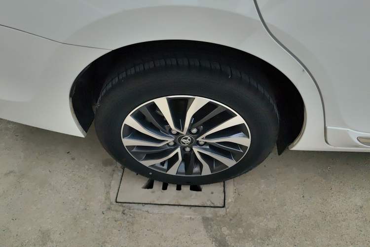 Used Toyota Corolla 2018 Dual-Engine 1.8L E-CVT Smart Edition Right Rear Wheel Hub