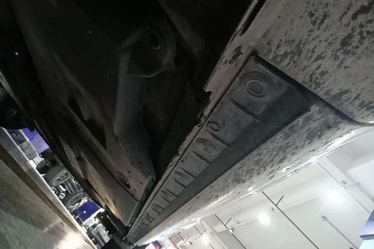 Used Toyota Corolla 2018 Dual-Engine 1.8L E-CVT Smart Edition Right Side Sill