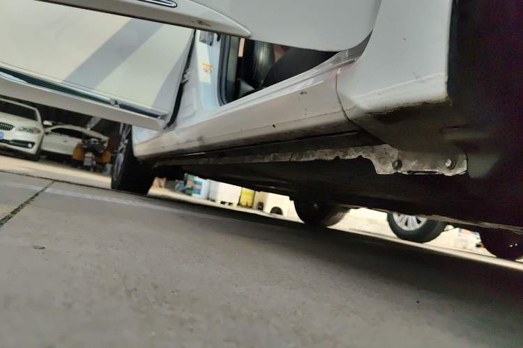 Used Toyota Corolla 2018 Dual-Engine 1.8L E-CVT Smart Edition Right Side Sill