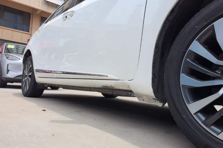 Used Toyota Corolla 2018 Dual-Engine 1.8L E-CVT Smart Edition Right Side Sill