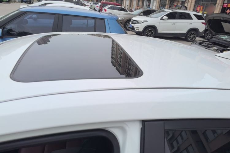 Used Toyota Corolla 2018 Dual-Engine 1.8L E-CVT Smart Edition Roof