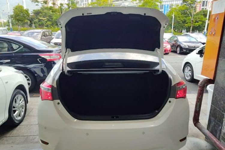 Used Toyota Corolla 2018 1.2T S-CVT GL Smart Enjoyment Version Trunk