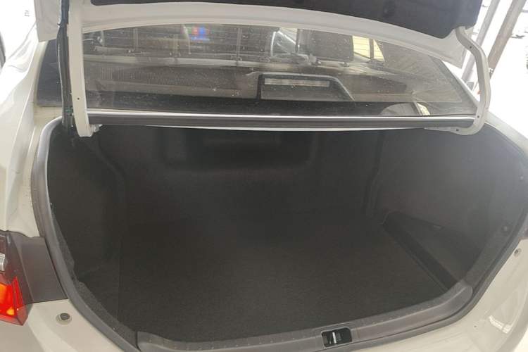 Used Toyota Corolla 2018 Dual-Engine 1.8L E-CVT Smart Edition Trunk