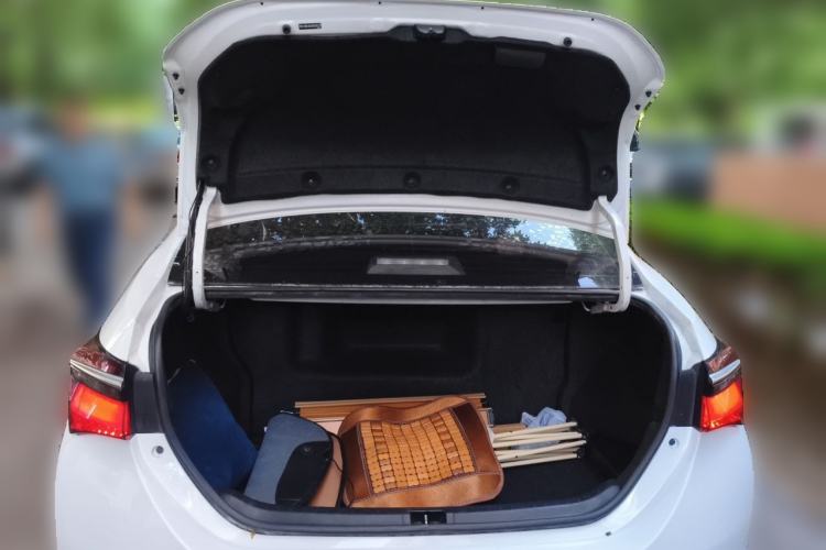 Used Toyota Corolla 2018 Dual-Engine 1.8L E-CVT Smart Edition Trunk