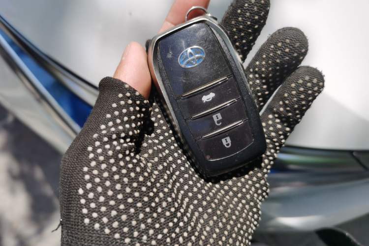 Used Toyota Corolla 2018 Dual-Engine 1.8L E-CVT Smart Edition Vehicle Key