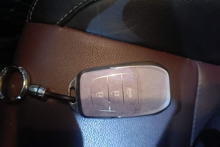 Used Toyota Corolla 2018 Dual-Engine 1.8L E-CVT Smart Edition Vehicle Key