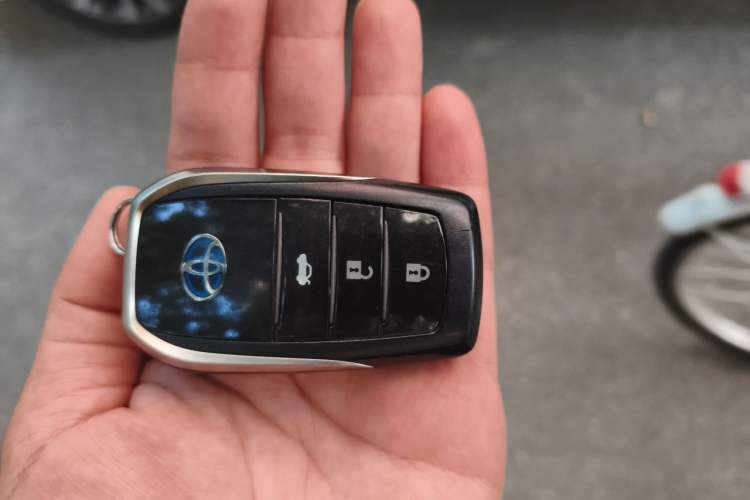 Used Toyota Corolla 2018 Dual-Engine 1.8L E-CVT Smart Edition Vehicle Key