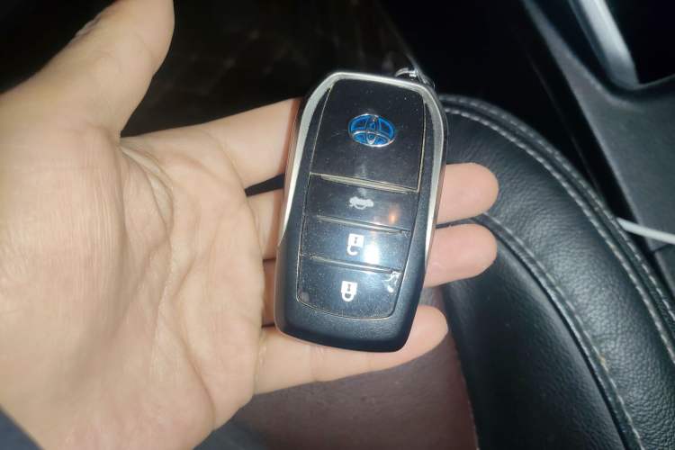 Used Toyota Corolla 2018 Dual-Engine 1.8L E-CVT Smart Edition Vehicle Key