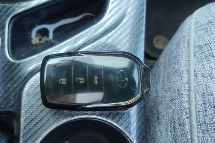 Used Toyota Corolla 2018 Dual-Engine 1.8L E-CVT Smart Edition Vehicle Key