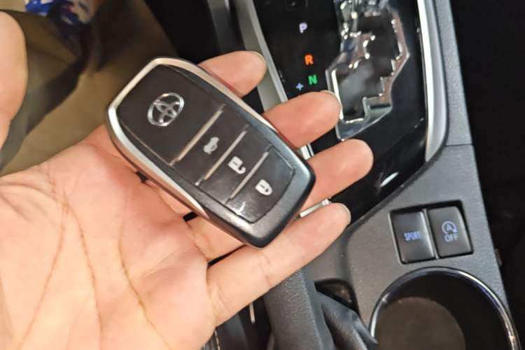 Used Toyota Corolla 2018 1.2T S-CVT GL-i Zhihui Edition Vehicle Key