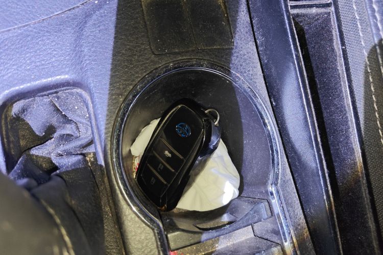 Used Toyota Corolla 2018 Dual-Engine 1.8L E-CVT Smart Edition Vehicle Key