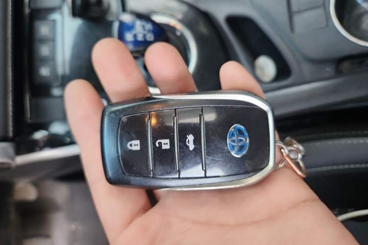 Used Toyota Corolla 2018 Dual-Engine 1.8L E-CVT Smart Edition Vehicle Key