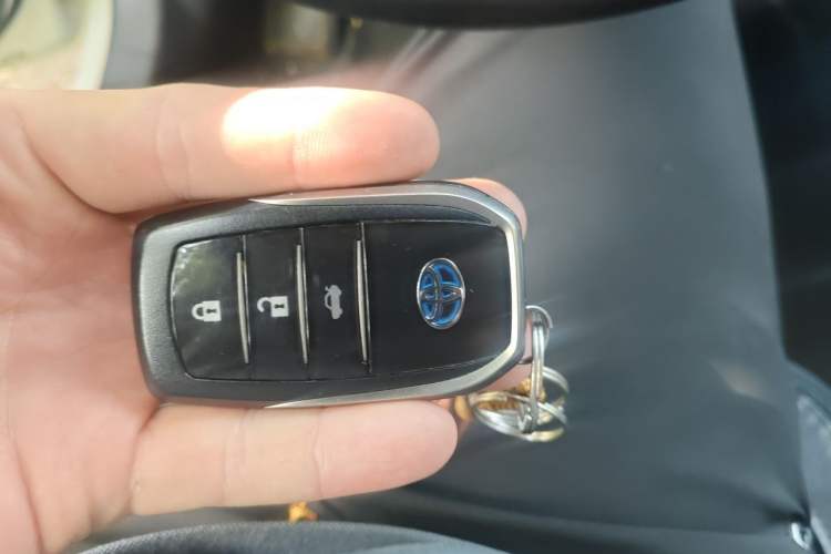 Used Toyota Corolla 2018 Dual-Engine 1.8L E-CVT Smart Edition Vehicle Key