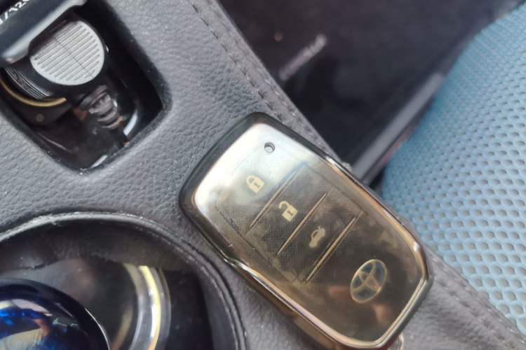 Used Toyota Corolla 2018 Dual-Engine 1.8L E-CVT Smart Edition Vehicle Key