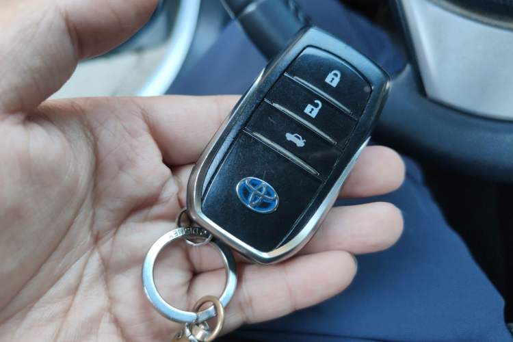 Used Toyota Corolla 2018 Dual-Engine 1.8L E-CVT Smart Edition Vehicle Key