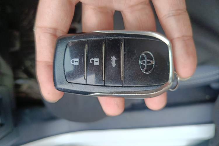 Used Toyota Corolla 2018 1.2T S-CVT GL-i Zhihui Edition Vehicle Key