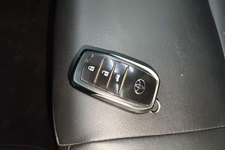 Used Toyota Corolla 2018 1.2T S-CVT GL-i Zhihui Edition Vehicle Key