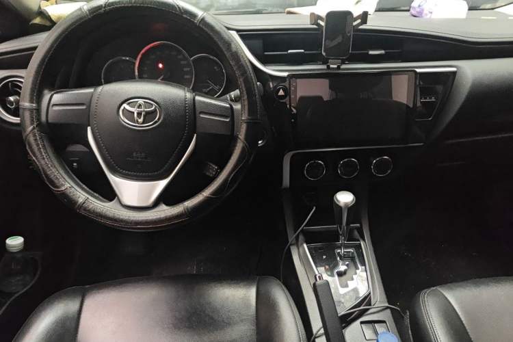 Used Toyota Corolla 2018 1.2T S-CVT GL Smart Enjoyment Version Center Console