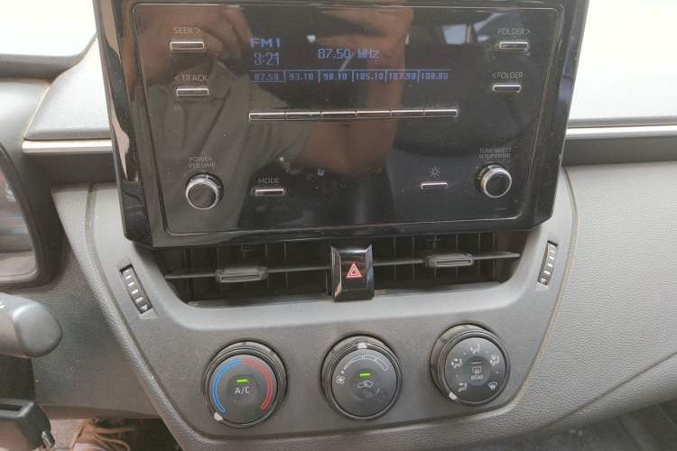 Used Toyota Corolla 2019 1.2T S-CVT GL Pioneer Edition Audio And AC Panel