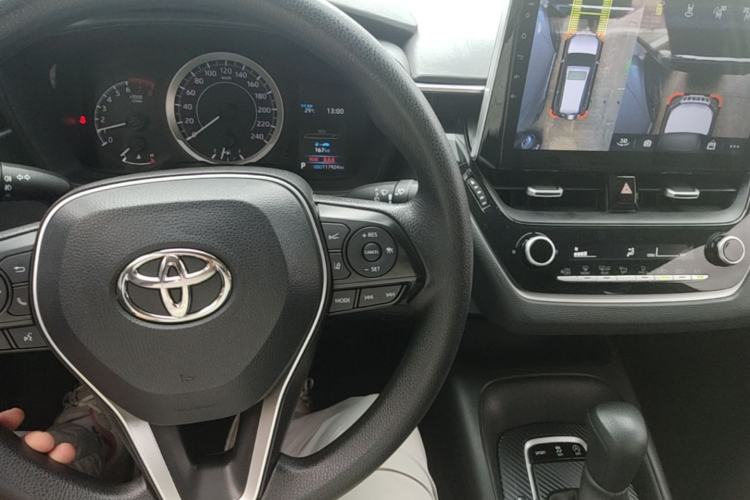 Used Toyota Corolla 2019 1.2T S-CVT GL-i Elite Edition Center Console