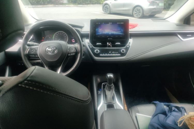Used Toyota Corolla 2019 1.2T S-CVT GL-i Luxury Edition Center Console