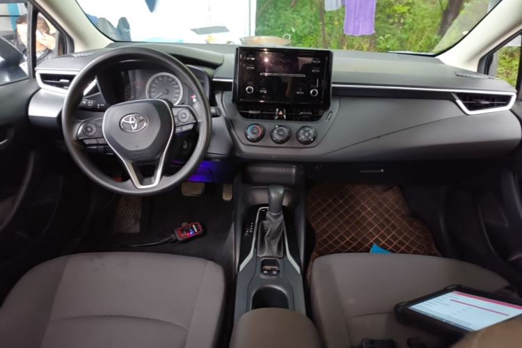 Used Toyota Corolla 2019 1.2T S-CVT GL Pioneer Edition Center Console