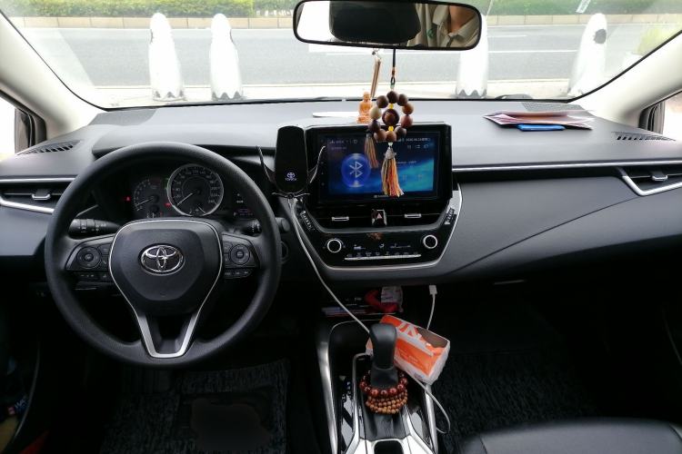 Used Toyota Corolla 2019 1.2T S-CVT GL-i Elite Edition Center Console