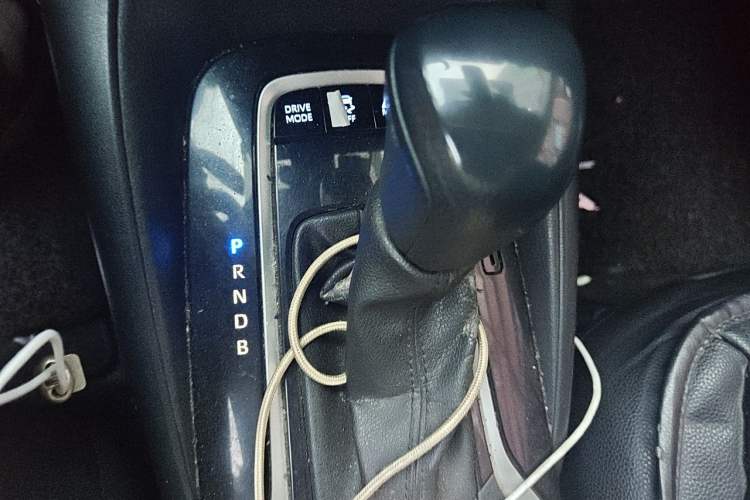 Used Toyota Corolla 2019 Dual-Engine 1.8L E-CVT GL-i Elite Edition Gear Lever