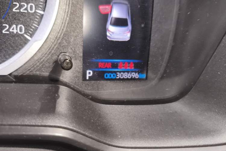 Used Toyota Corolla 2019 Dual-Engine 1.8L E-CVT GL-i Elite Edition Odometer Close Up