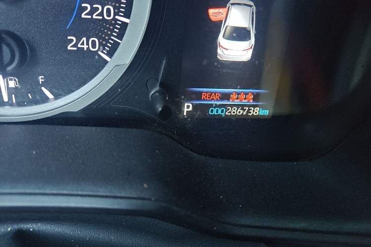 Used Toyota Corolla 2019 Dual-Engine 1.8L E-CVT GL-i Elite Edition Odometer Close Up