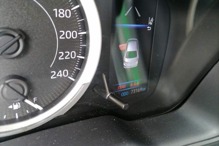 Used Toyota Corolla 2019 1.2T S-CVT GL-i Elite Edition Odometer Close Up