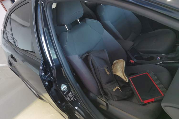 Used Toyota Corolla 2019 1.2T S-CVT GL Pioneer Edition Right Front Seat