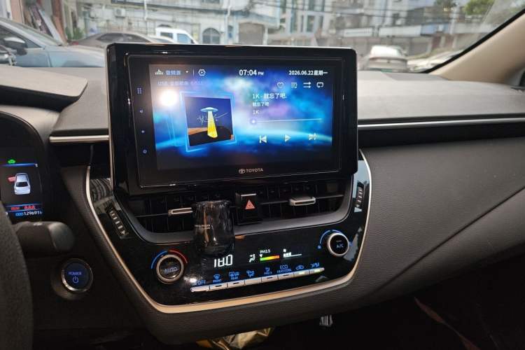 Used Toyota Corolla 2019 Dual-Engine 1.8L E-CVT GL-i Elite Edition Audio And AC Panel