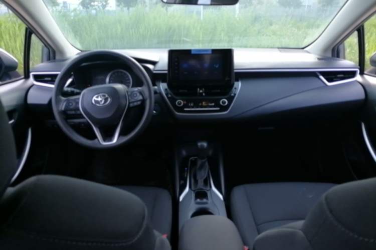 Used Toyota Corolla 2019 Dual-Engine 1.8L E-CVT GL-i Pioneer Edition Center Console