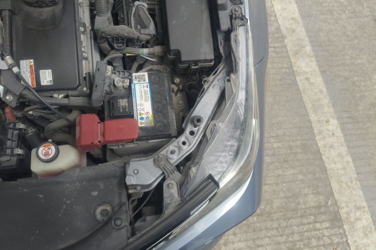 Used Toyota Corolla 2019 Dual-Engine 1.8L E-CVT GL-i Elite Edition Engine Bay Left
