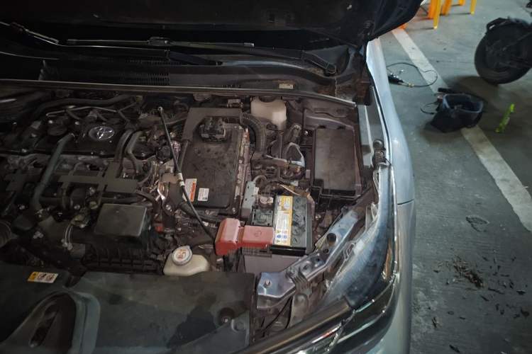 Used Toyota Corolla 2019 Dual-Engine 1.8L E-CVT GL-i Elite Edition Engine Bay Left