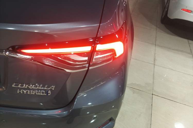 Used Toyota Corolla 2019 Dual-Engine 1.8L E-CVT GL-i Elite Edition Exterior 3