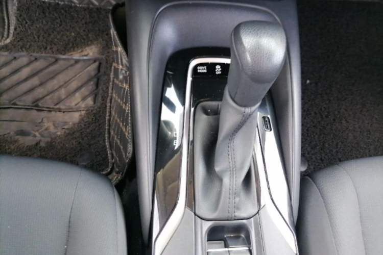 Used Toyota Corolla 2019 Dual-Engine 1.8L E-CVT GL-i Pioneer Edition Gear Lever