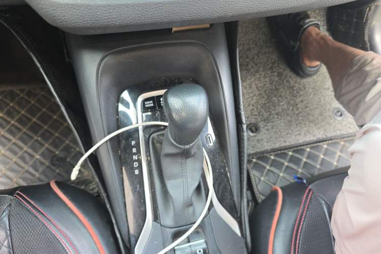Used Toyota Corolla 2019 Dual-Engine 1.8L E-CVT GL-i Pioneer Edition Gear Lever