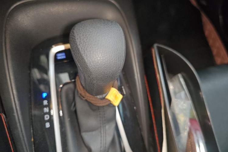 Used Toyota Corolla 2019 Dual-Engine 1.8L E-CVT GL-i Elite Edition Gear Lever