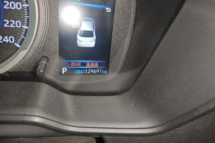 Used Toyota Corolla 2019 Dual-Engine 1.8L E-CVT GL-i Elite Edition Odometer Close Up
