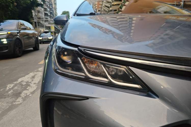Used Toyota Corolla 2019 Dual-Engine 1.8L E-CVT GL-i Elite Edition Right Front Headlight
