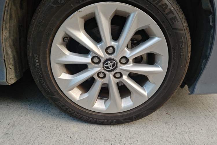 Used Toyota Corolla 2019 Dual-Engine 1.8L E-CVT GL-i Elite Edition Right Front Wheel Hub